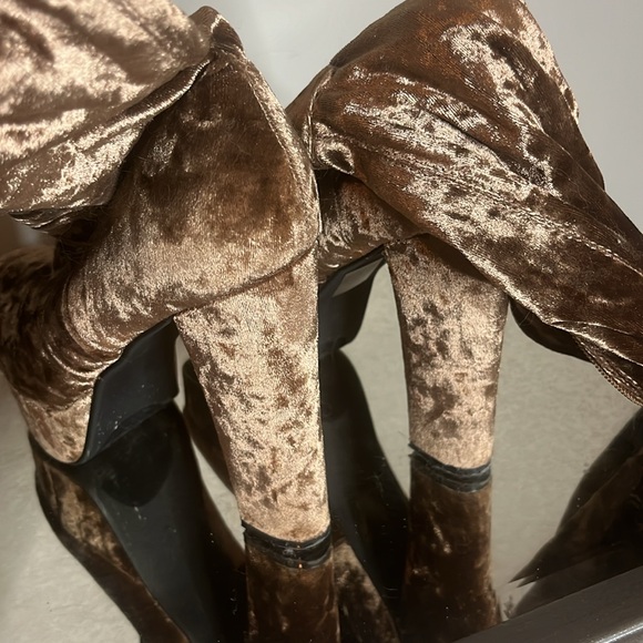Velvet Boots - Picture 3 of 3
